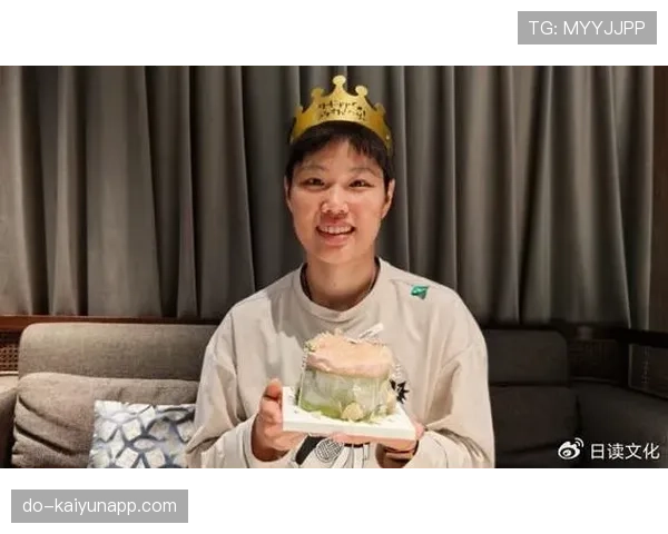 黄东萍赛场上满身品牌，场下却拎着普通购物袋回家，这反差像看明星八卦